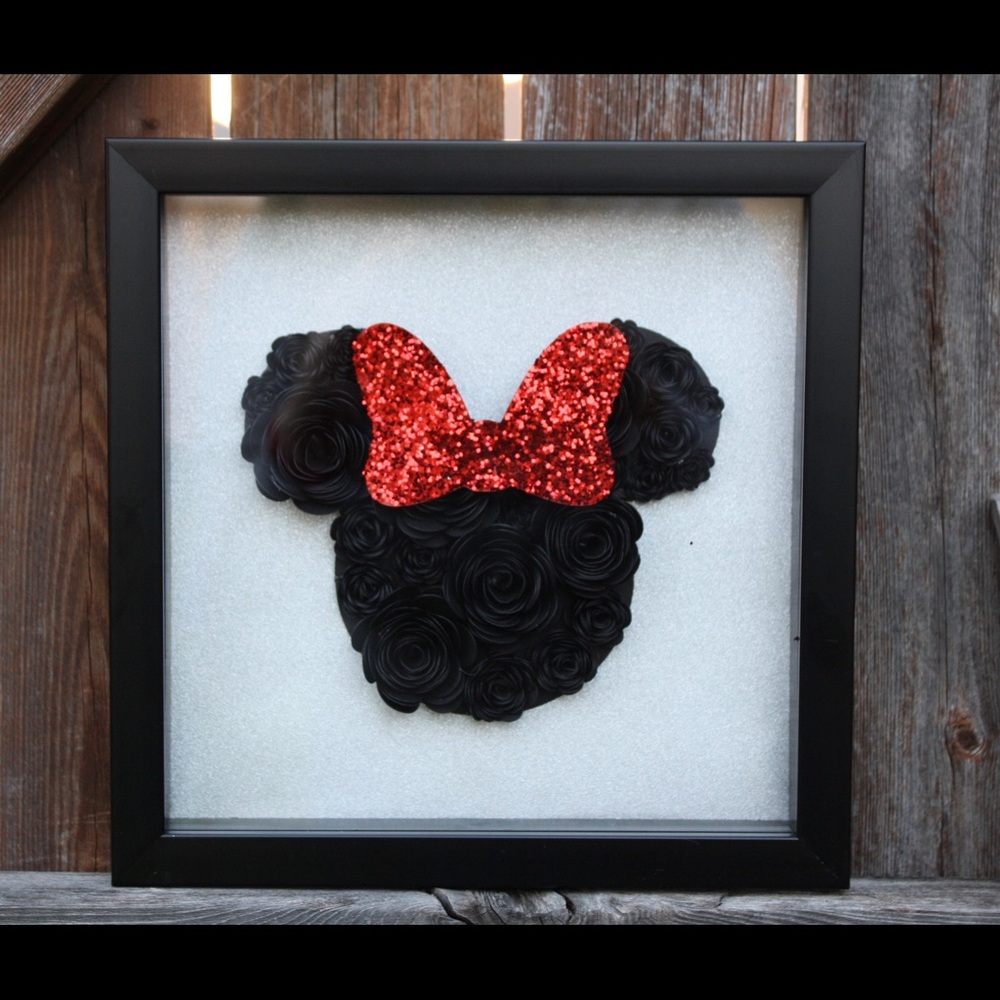 Minnie shadow box